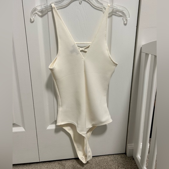 Express White Bodysuit - Picture 4 of 10